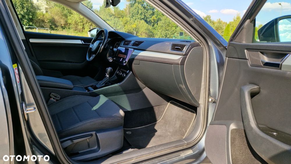 Skoda Superb 2.0 TDI Ambition DSG - 24