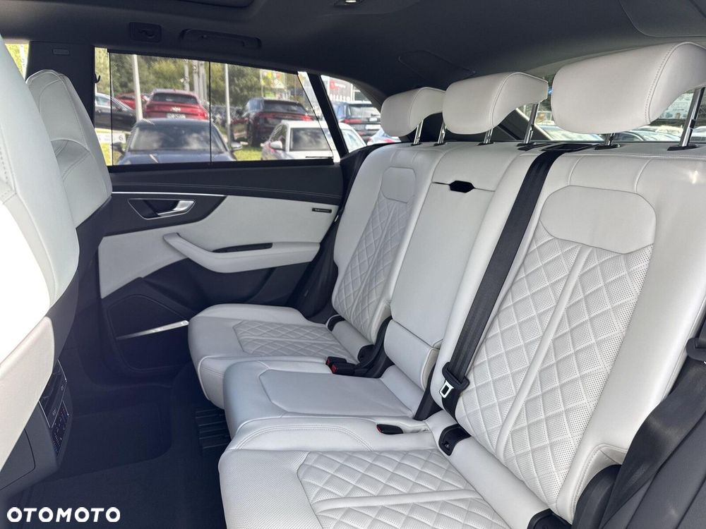 Audi SQ8 - 30