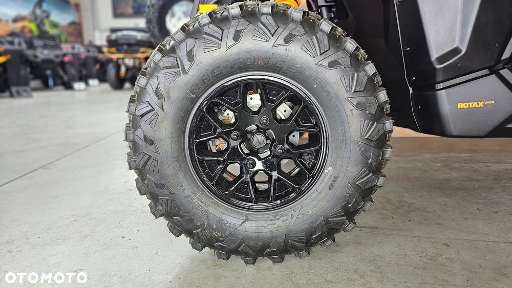 Can-Am Maverick - 9