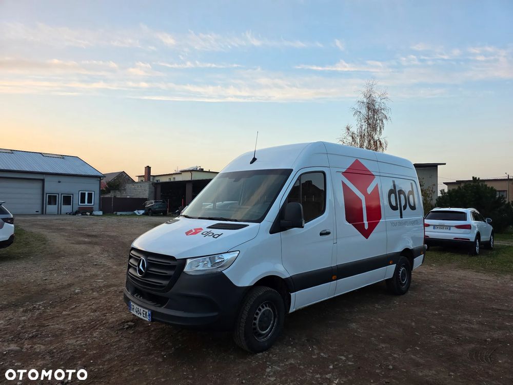 Mercedes-Benz Sprinter - 1