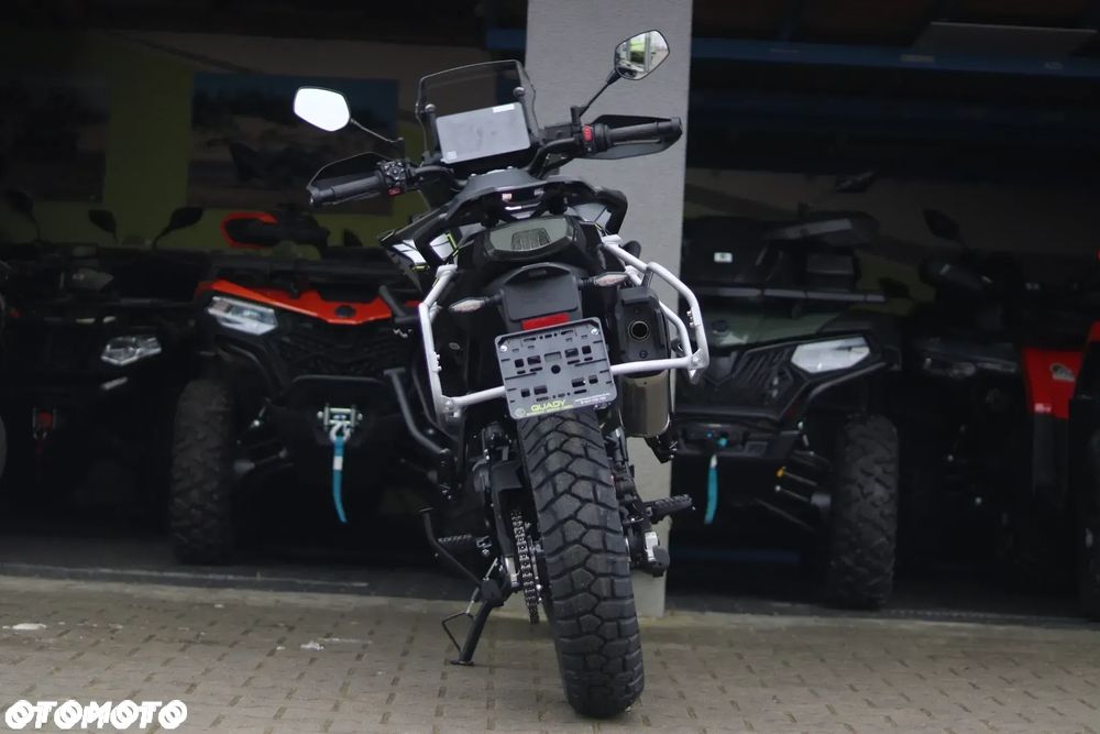 CFMoto MT - 5