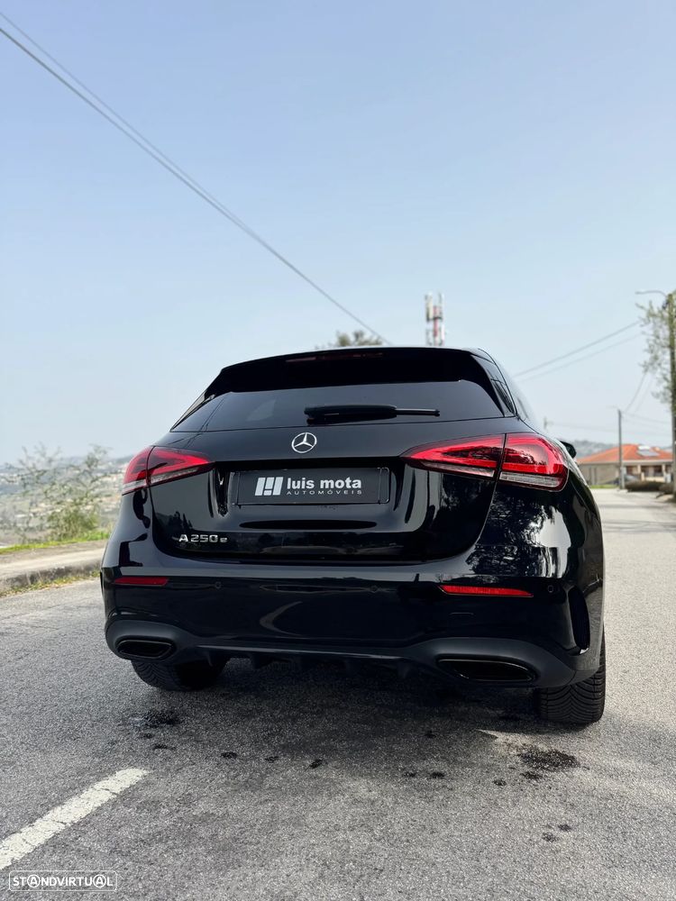 Mercedes-Benz A 250 e AMG Line - 12