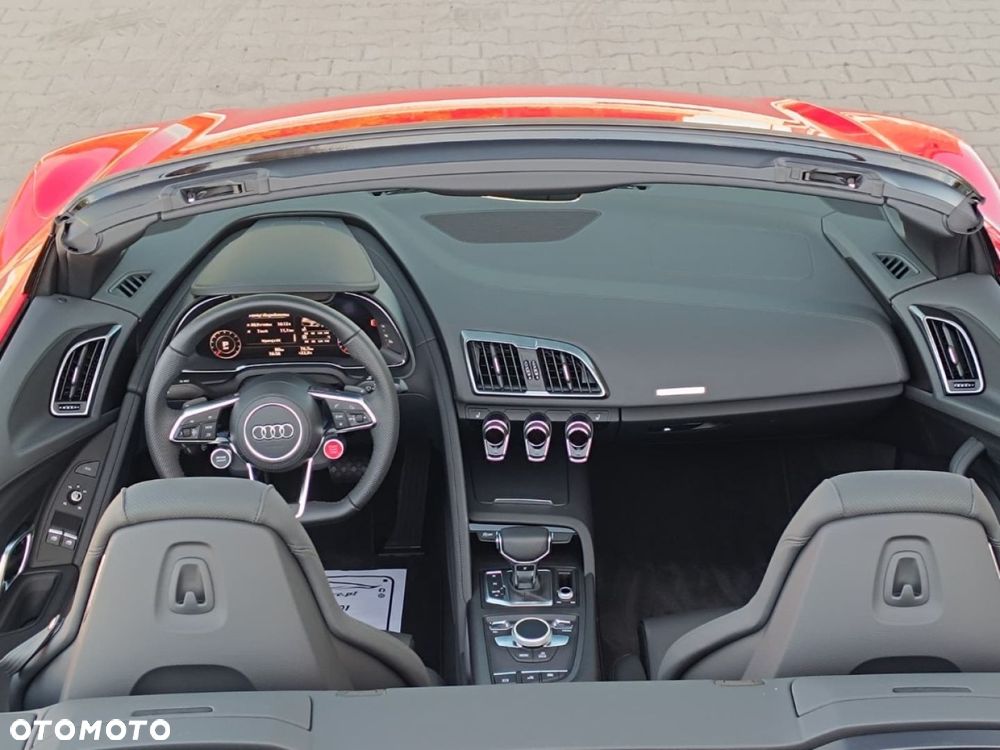 Audi R8 Spyder - 21