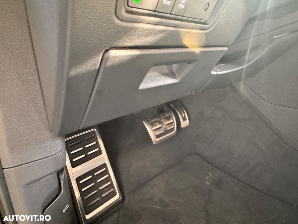 Volkswagen Touareg V6 TDI 4MOTION R-Line - 11