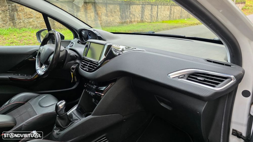 Peugeot 208 1.6 BlueHDi GT Line - 15