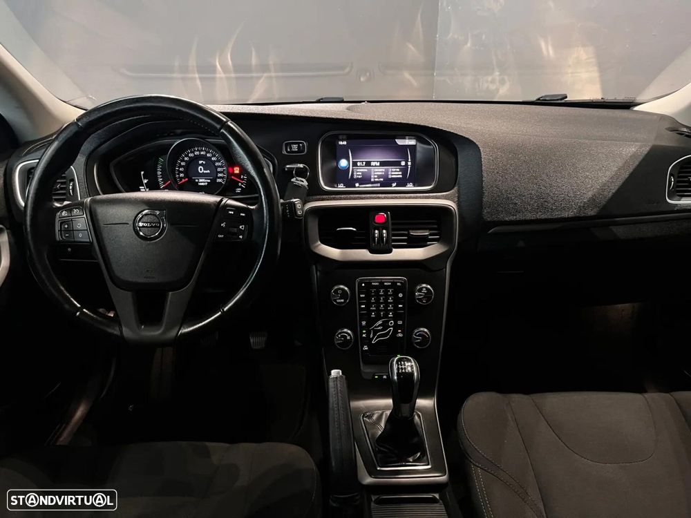 Volvo V40 - 16