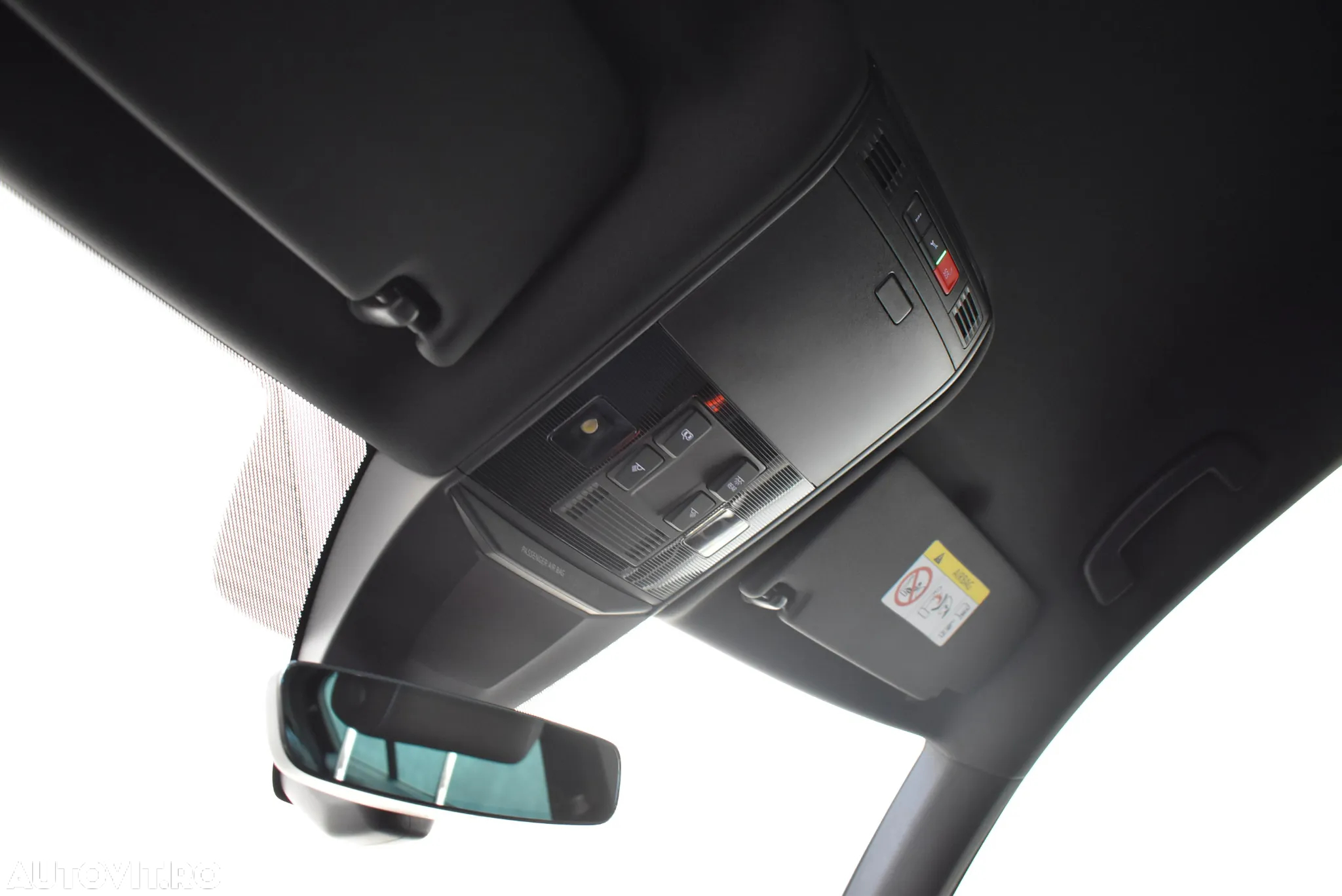 Volkswagen Passat - 25
