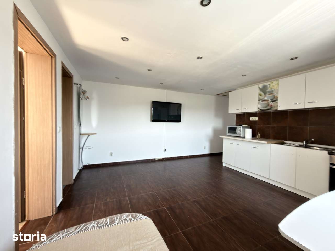 Apartament 3 camere, Semidecomandat, 55 mp utili - zona Bucovinei — fotografia 3