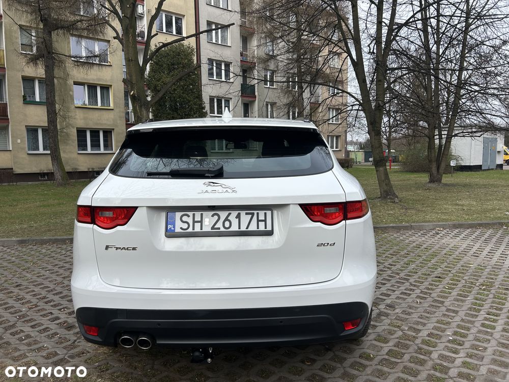 Jaguar F-Pace 2.0 i4D AWD R-Sport - 12