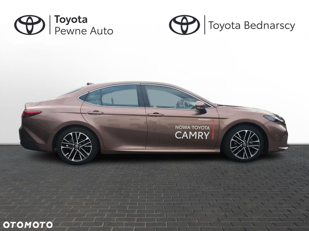 Toyota Camry - 6