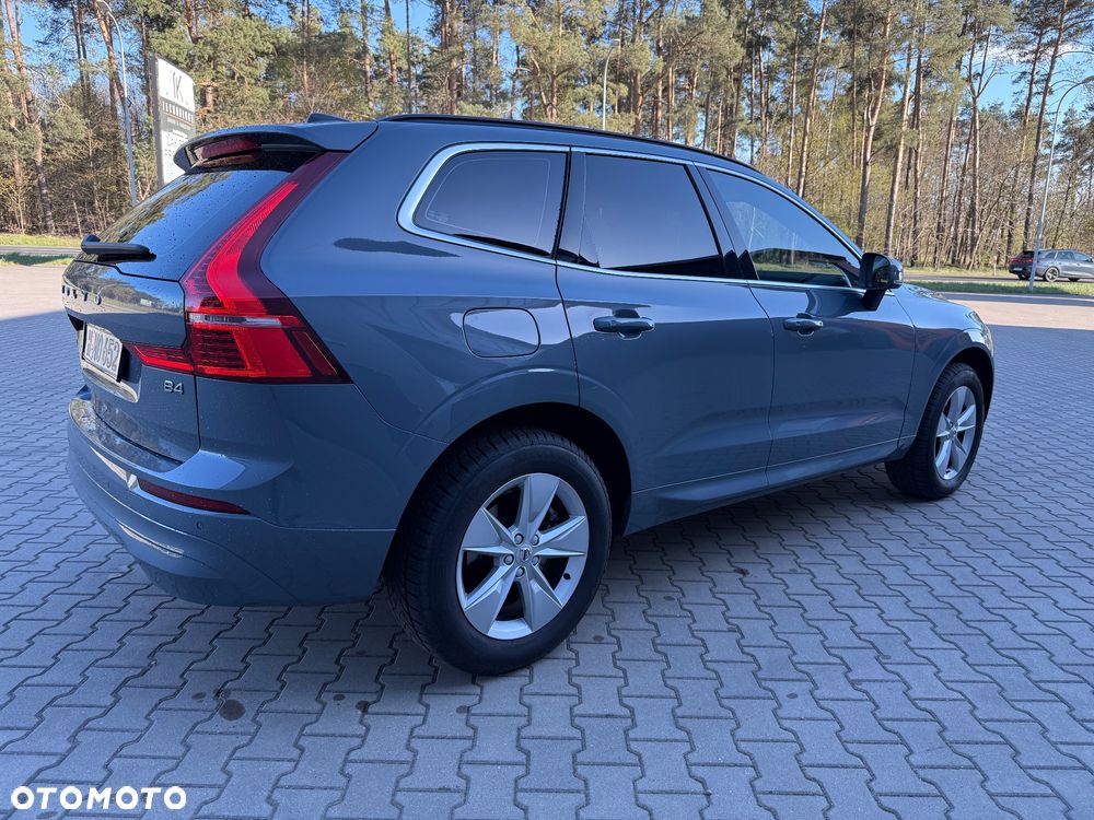 Volvo XC 60 B4 D AWD Plus Dark - 4