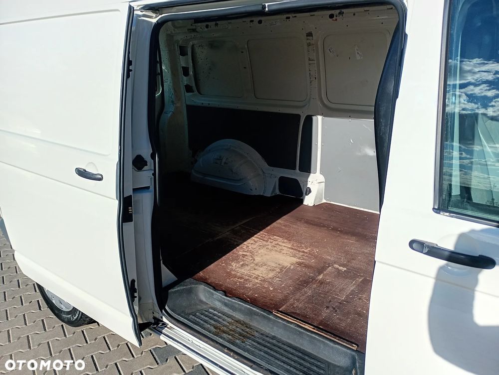 Volkswagen TRANSPORTER T5 XI.2009r. MAX WYSOKI 1,9 TDI 102KM KLIMATYZACJA NOWE SPRZĘGŁO I ROZRZĄD PRZEGLĄD NA ROK ZERO RDZY 3 OSOBOWY STAN TECHNICZNY WZOROWY ŁADOWNOŚĆ 1385 KG BEZWYPADKOWY VAT1 ELEKTR. SZYBY I LUSTERKA - 11