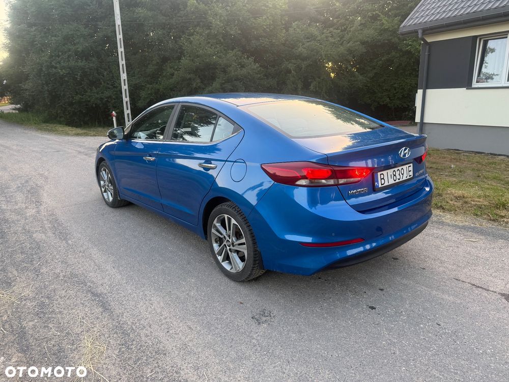 Hyundai Elantra 1.6 Comfort - 6