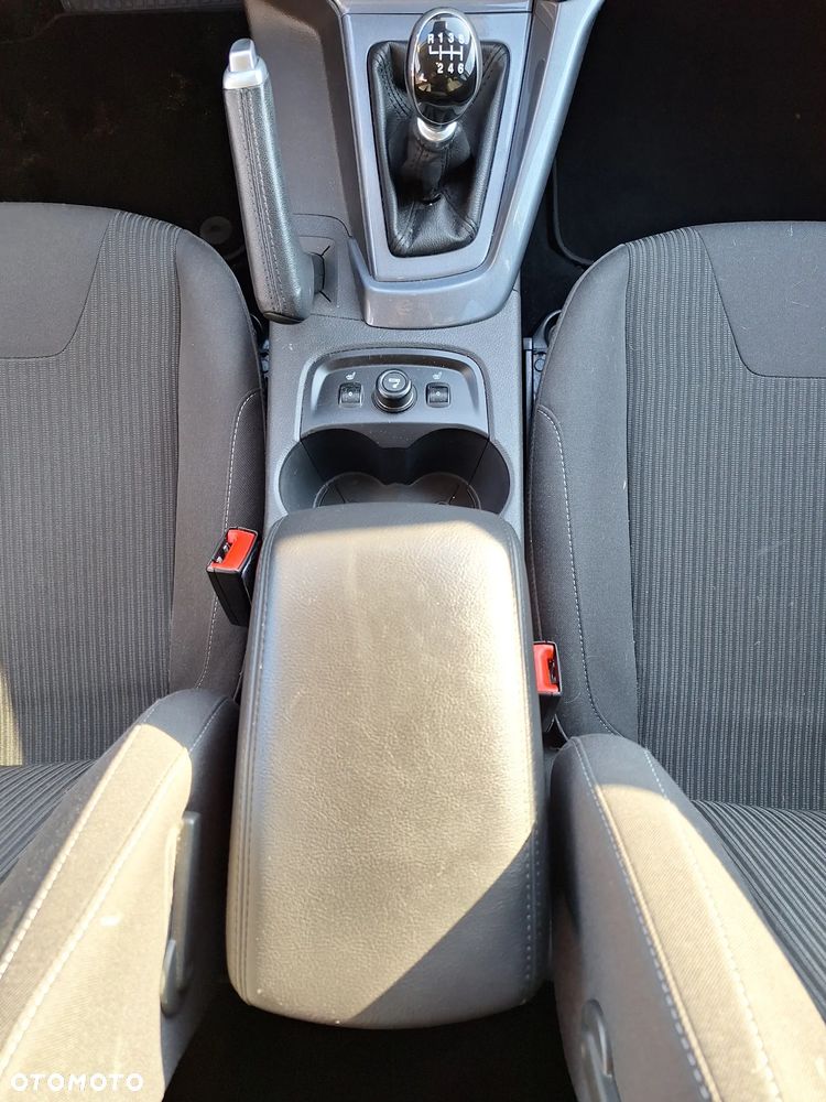 Ford Focus 1.0 EcoBoost Titanium - 29