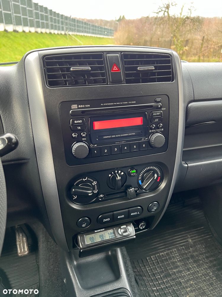 Suzuki Jimny 1.3 JX / Club - 15