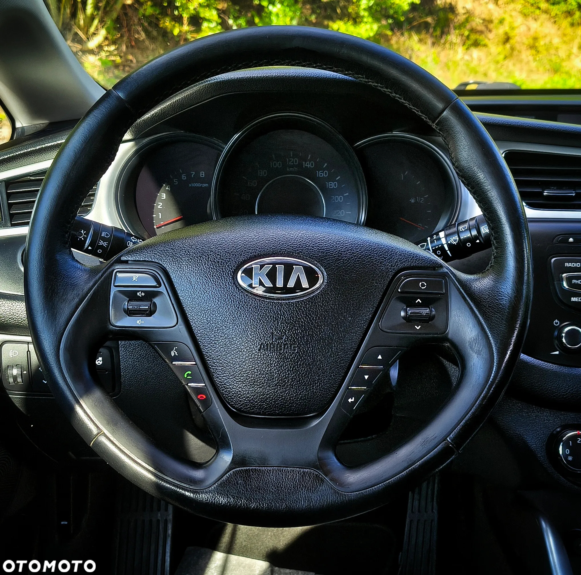 Kia Ceed - 14