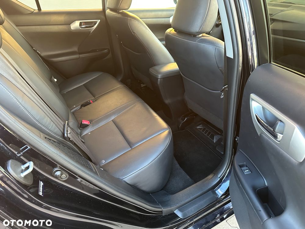 Lexus CT 200h Prestige - 10