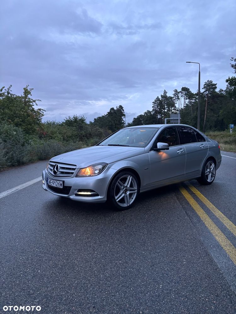 Mercedes-Benz Klasa C 180 CGI BlueEff Avantgarde - 7