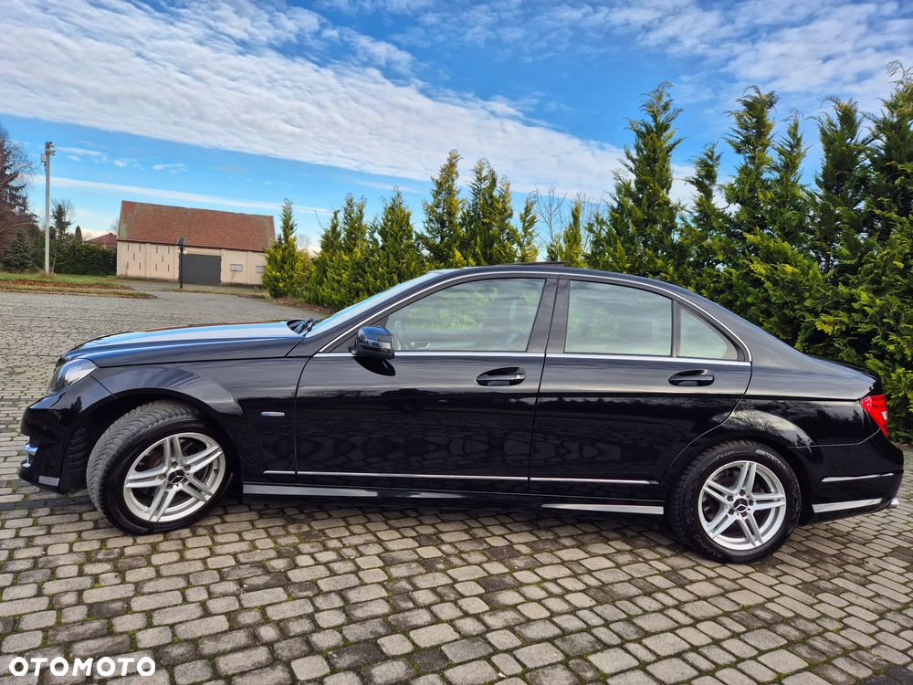 Mercedes-Benz Klasa C 180 BlueEFFICIENCY 7G-TRONIC Avantgarde - 15