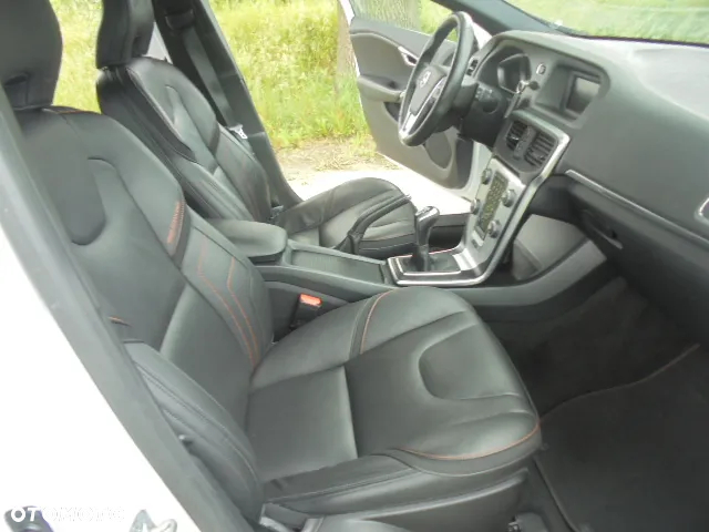 Volvo V40 D2 Drive-E Ocean Race - 8