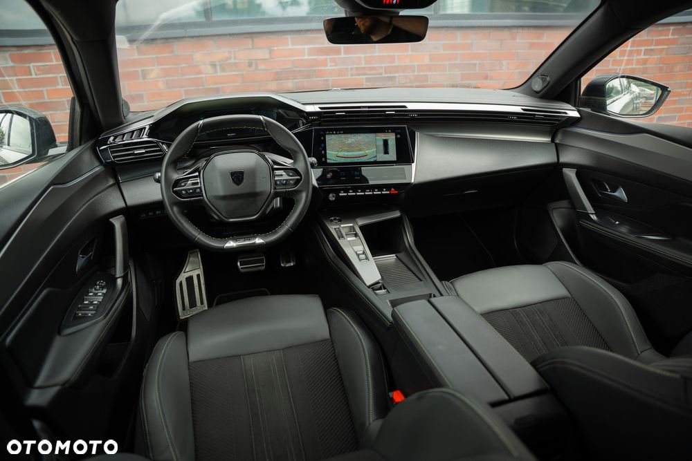 Peugeot 408 1.6 Plug-In Hybrid 225 GT EAT8 - 27
