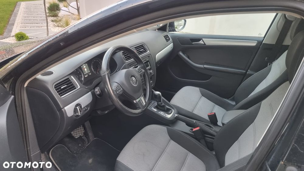 Volkswagen Jetta - 9
