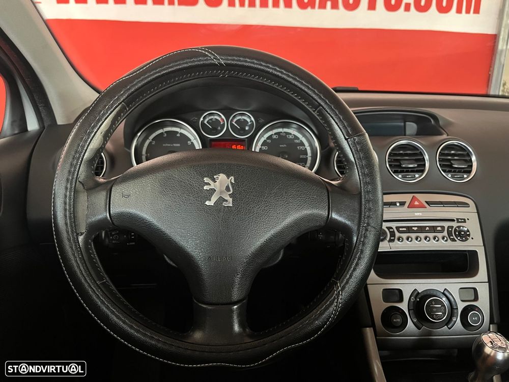 Peugeot 308 1.4 16V Executive - 15