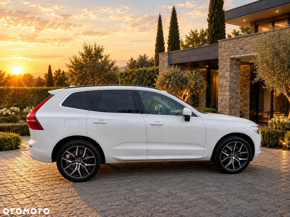 Volvo XC 60 B4 B Momentum Pro - 4