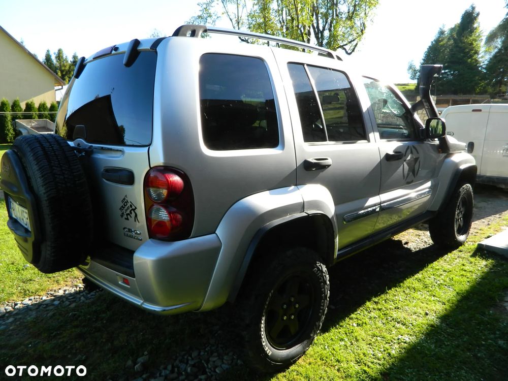 Jeep Cherokee - 18