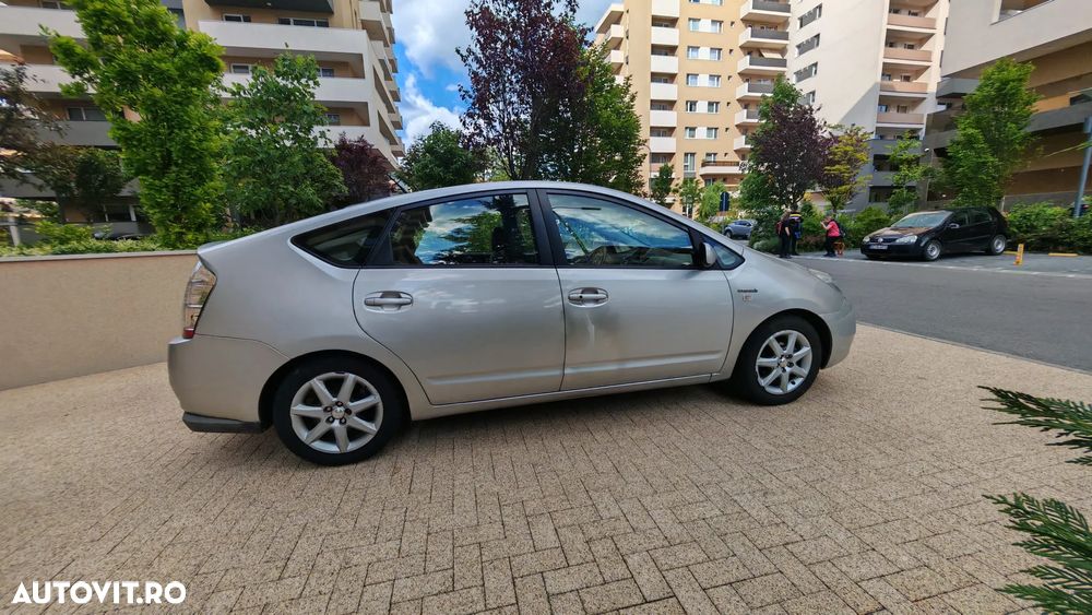 Toyota Prius (Hybrid) Luna - 7