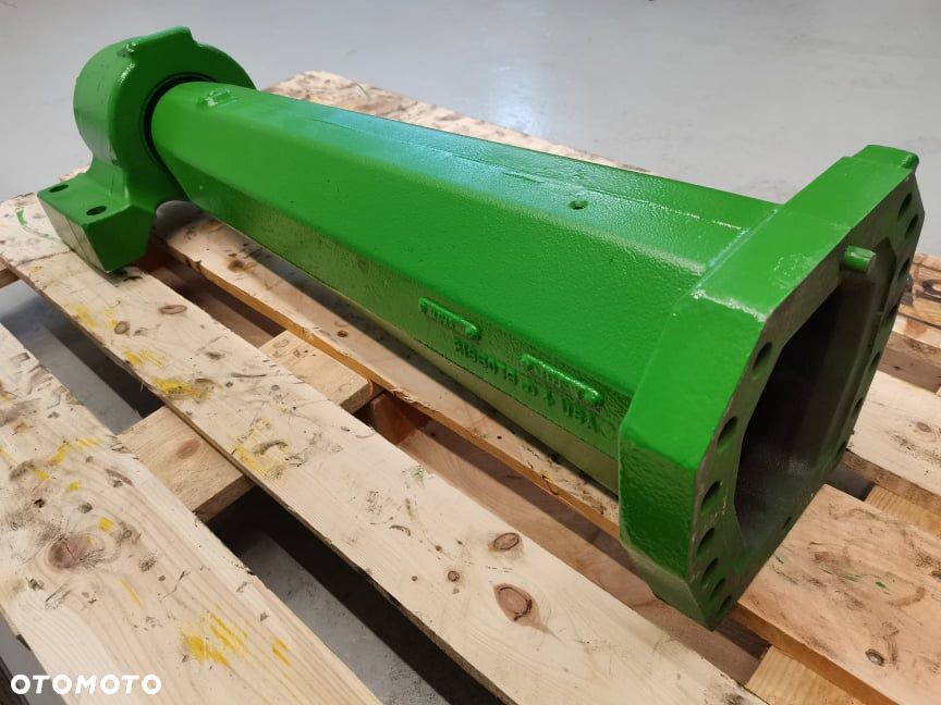 Obudowa wału napędowego R188078 John Deere 7820 - 3