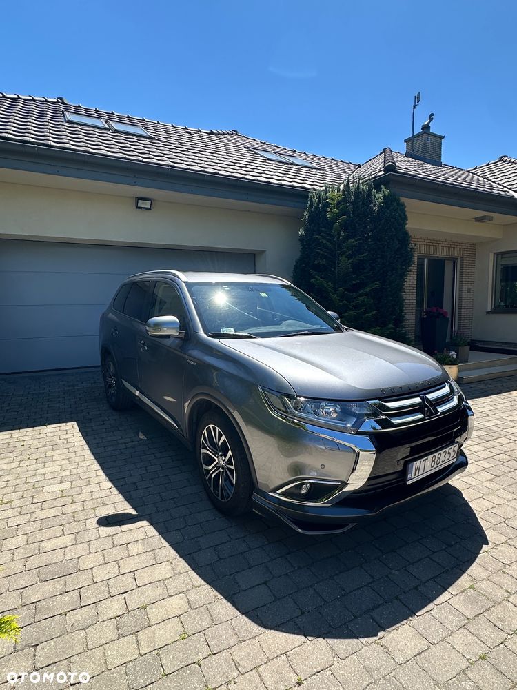 Mitsubishi Outlander - 1