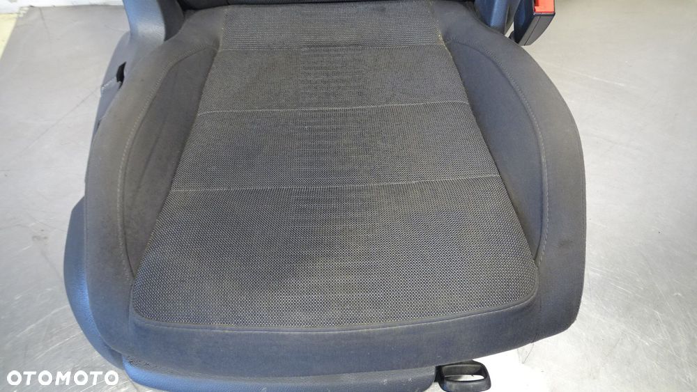 FOTEL PASAŻERA VOLKSWAGEN TOURAN I 2.0 - 2