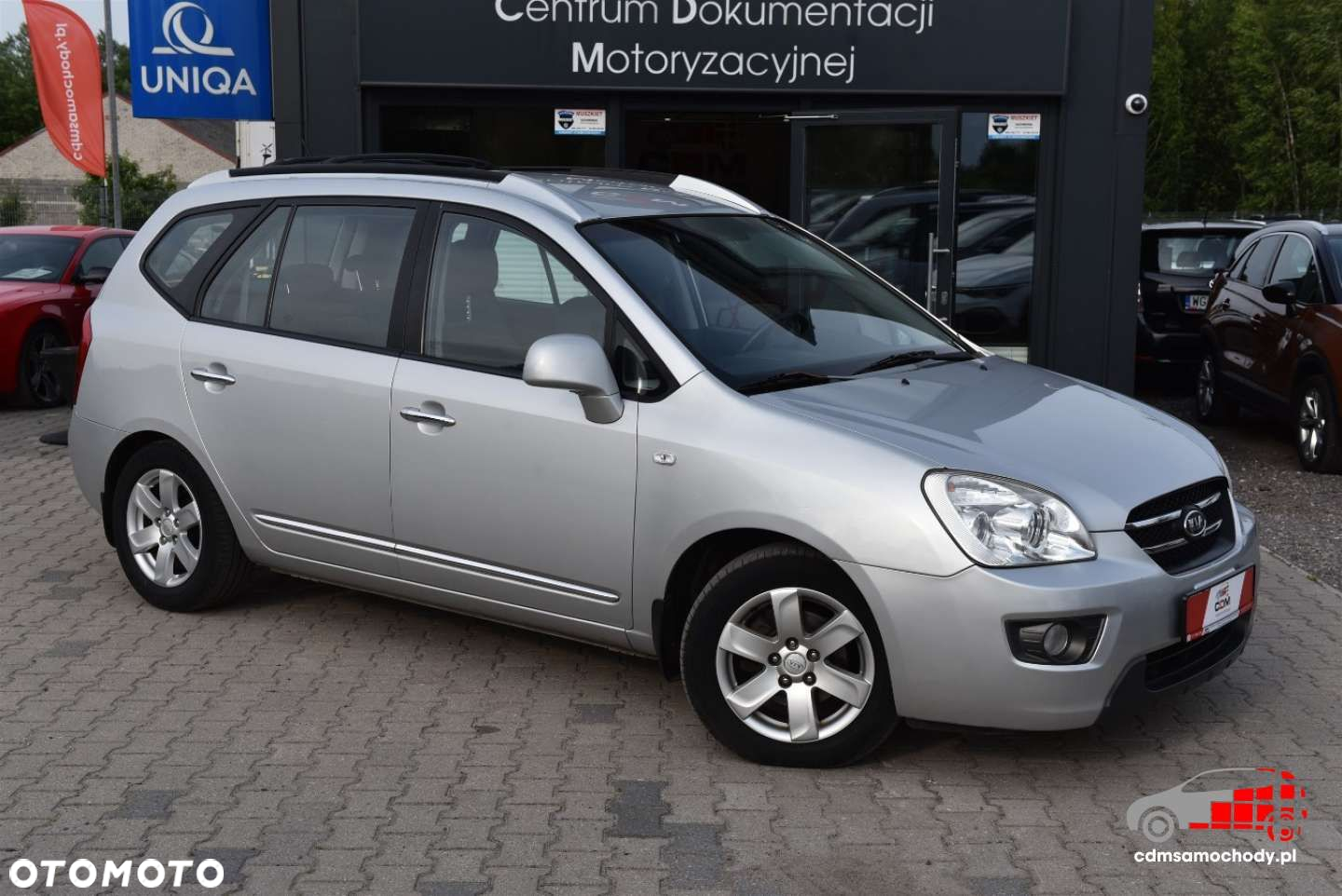 Kia Carens - 4