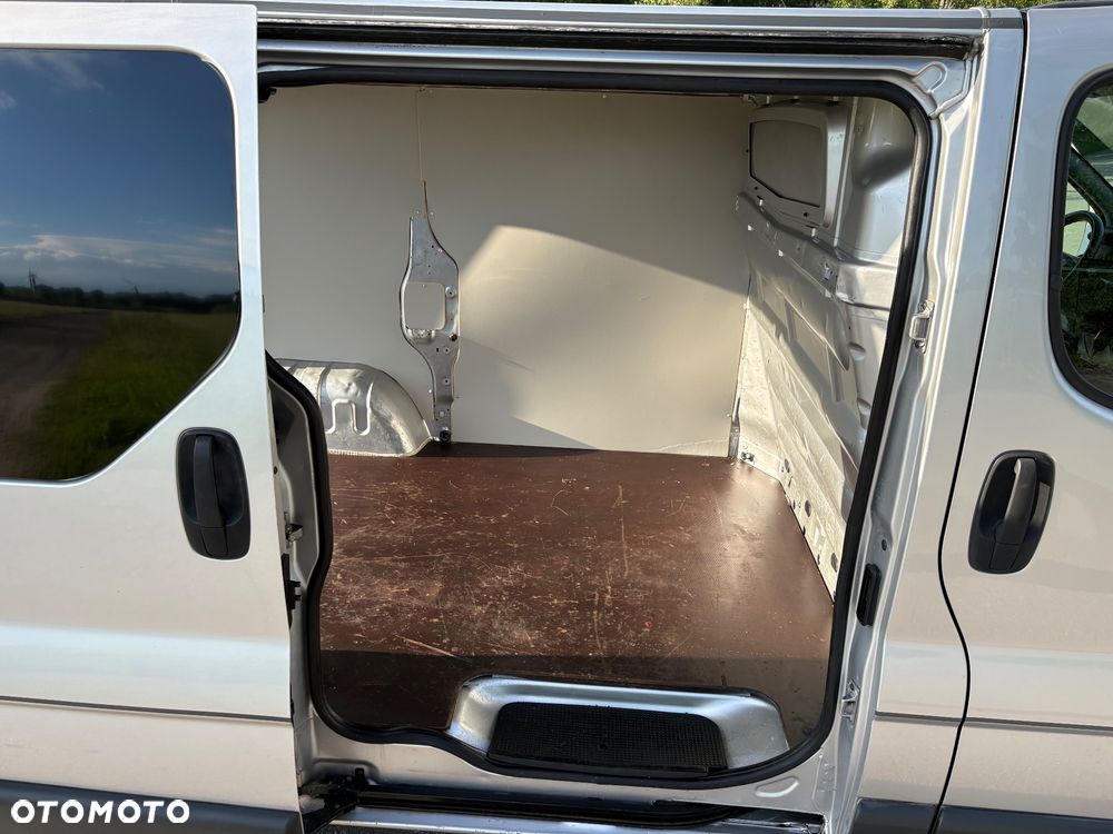 Renault Trafic - 32