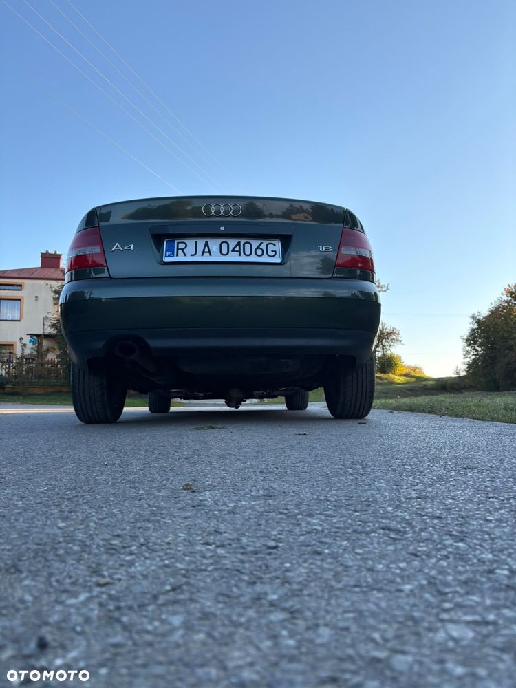 Audi A4 Limousine 1.6 - 5