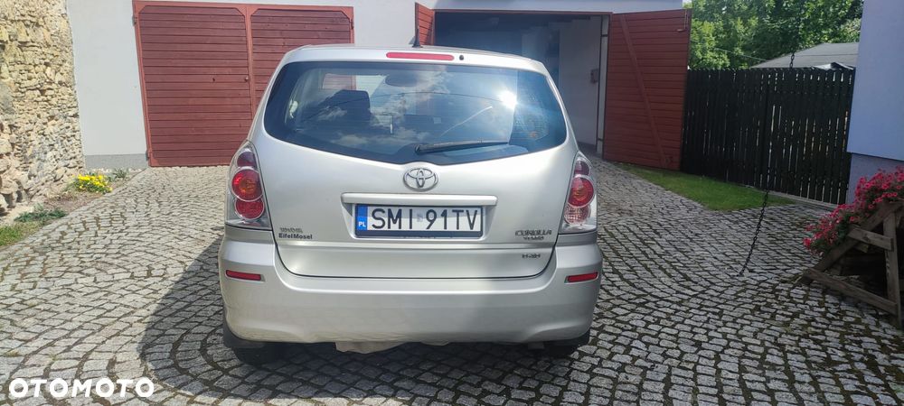 Toyota Corolla Verso 2.2 D-4D - 10