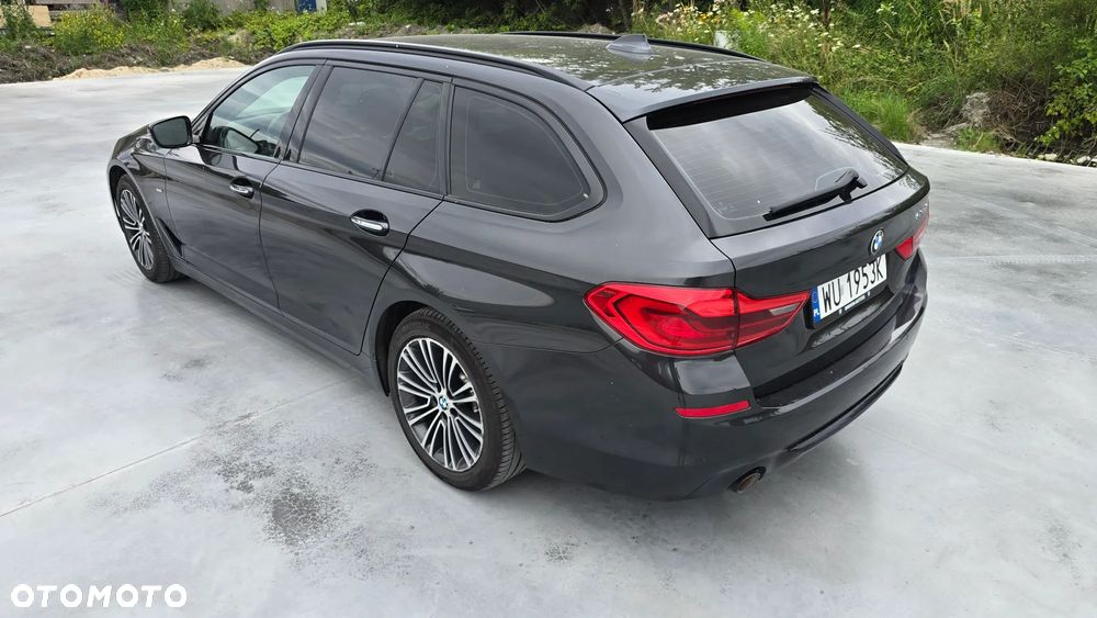 BMW Seria 5 520d Sport Line - 4