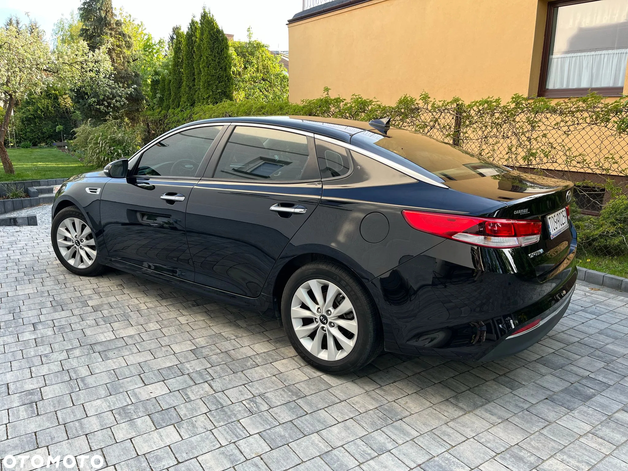 Kia Optima - 2