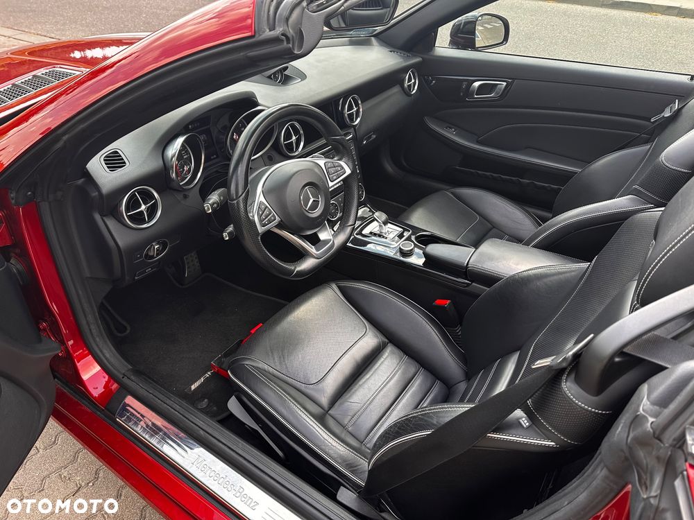 Mercedes-Benz SLC - 9