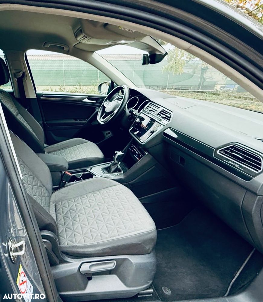 Volkswagen Tiguan - 12