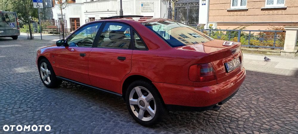 Audi A4 Limousine 1.6 - 19