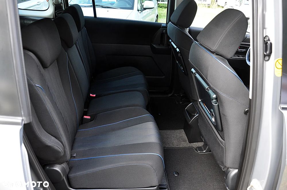 Mazda 5 2.0 MZR-DISI i-stop Sports-Line - 31