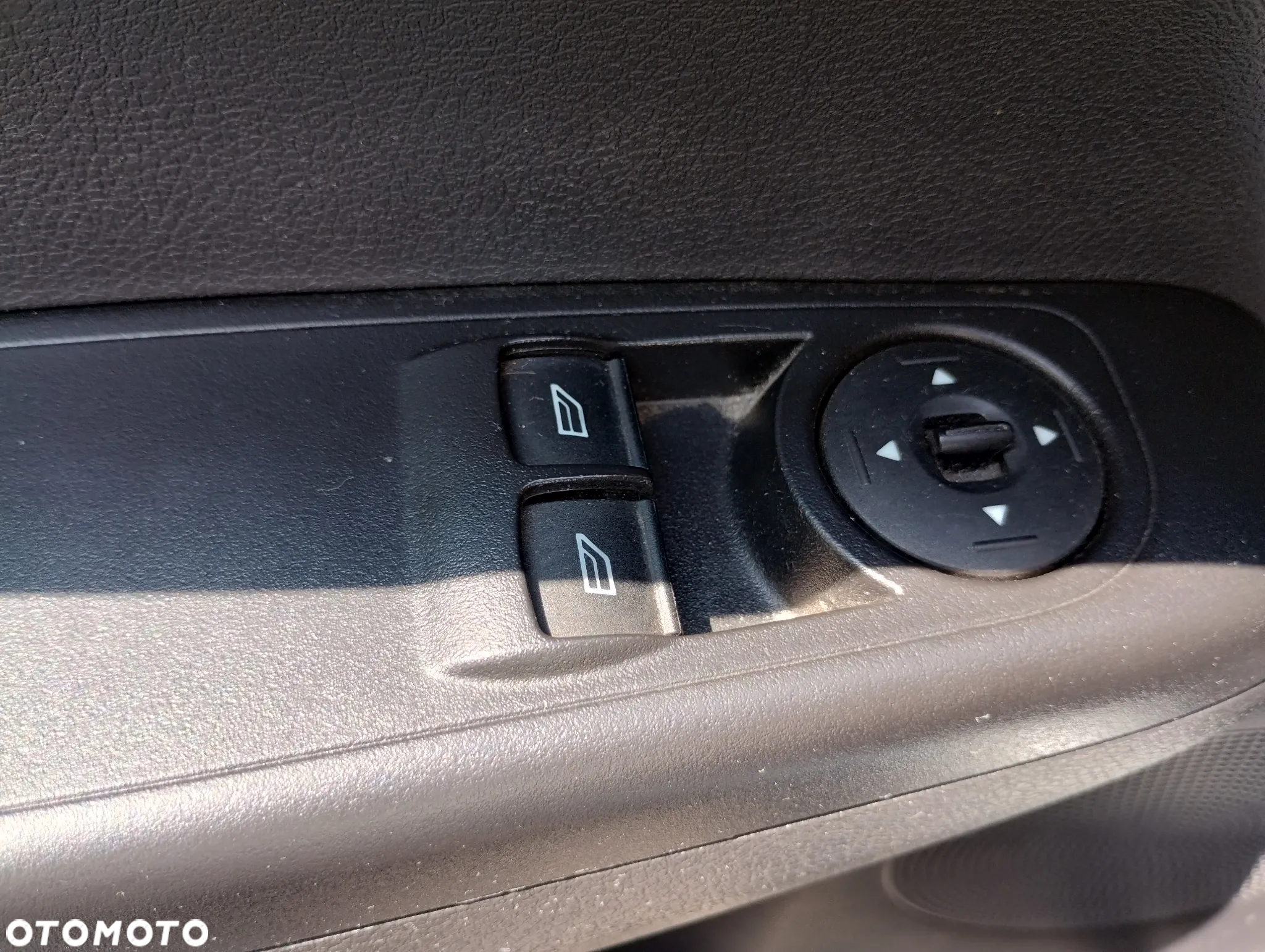 Ford Transit Courier - 15