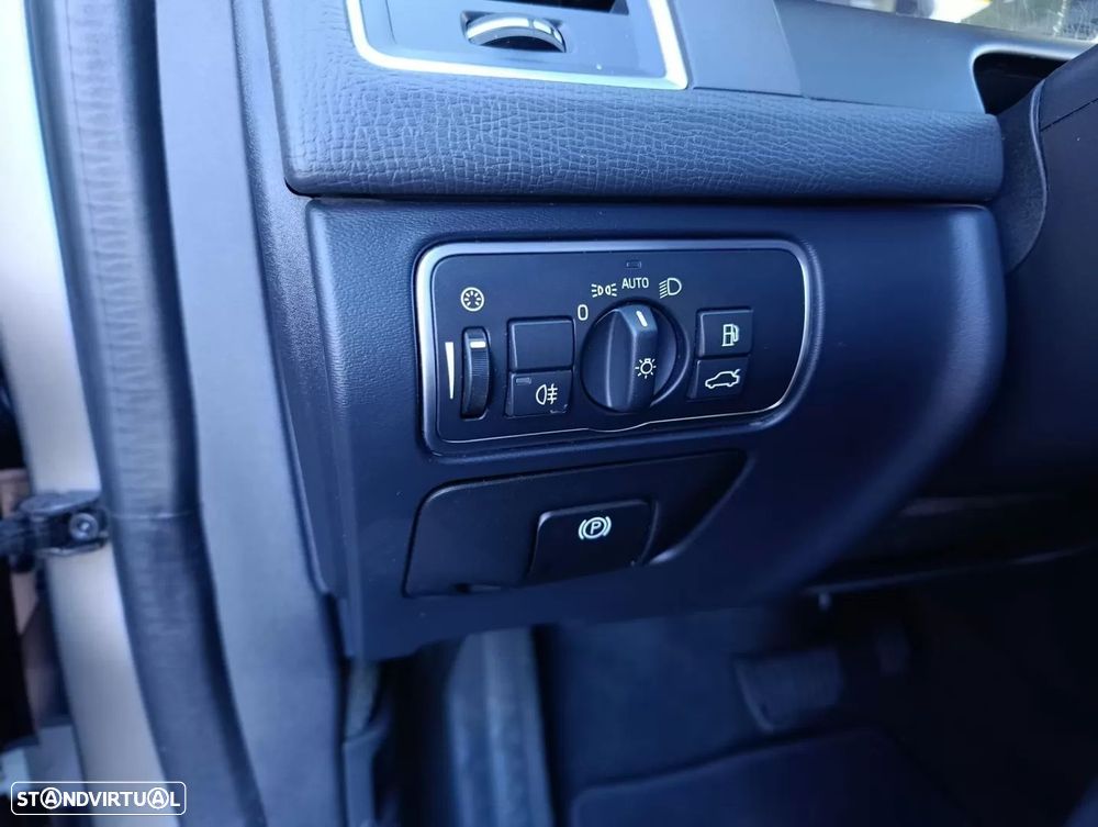 Volvo XC 60 2.0 D4 Momentum Geartronic - 6
