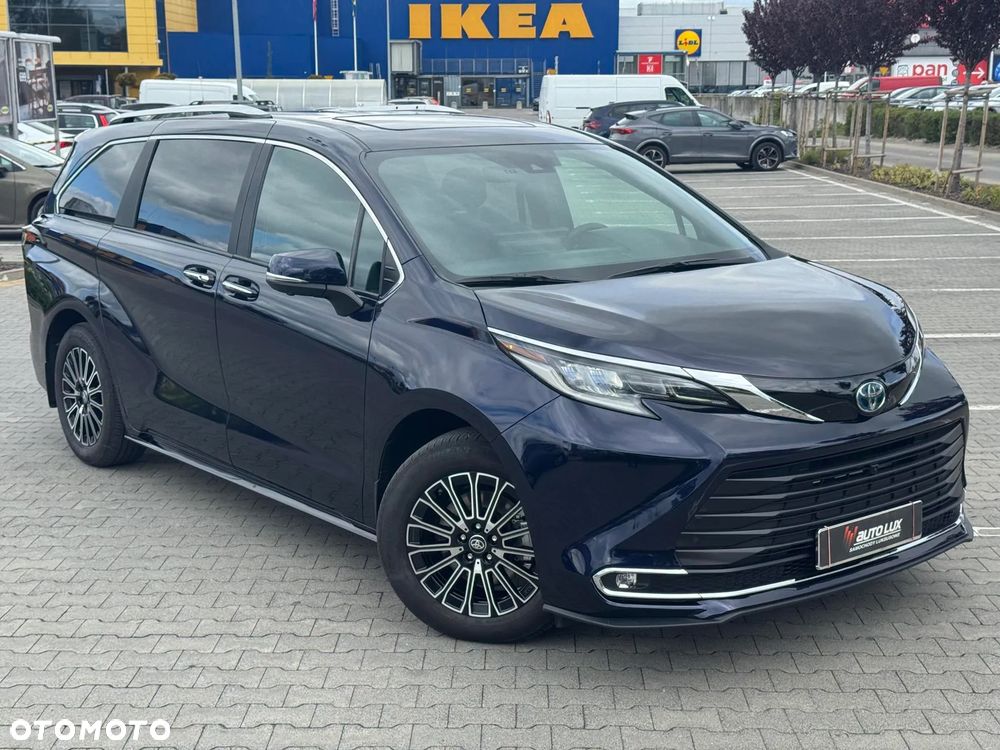 Toyota Sienna - 2