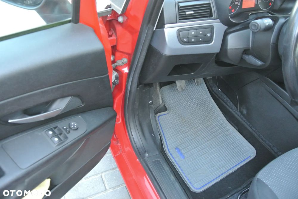 Fiat Punto 1.2 8V - 12