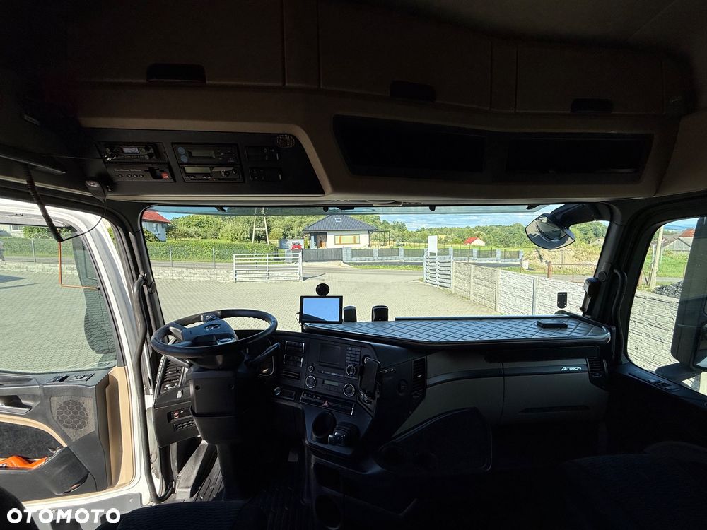 Mercedes-Benz ACTROS - 13