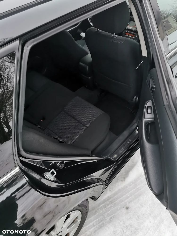 Toyota Avensis 1.8 VVT-i Combi - 11