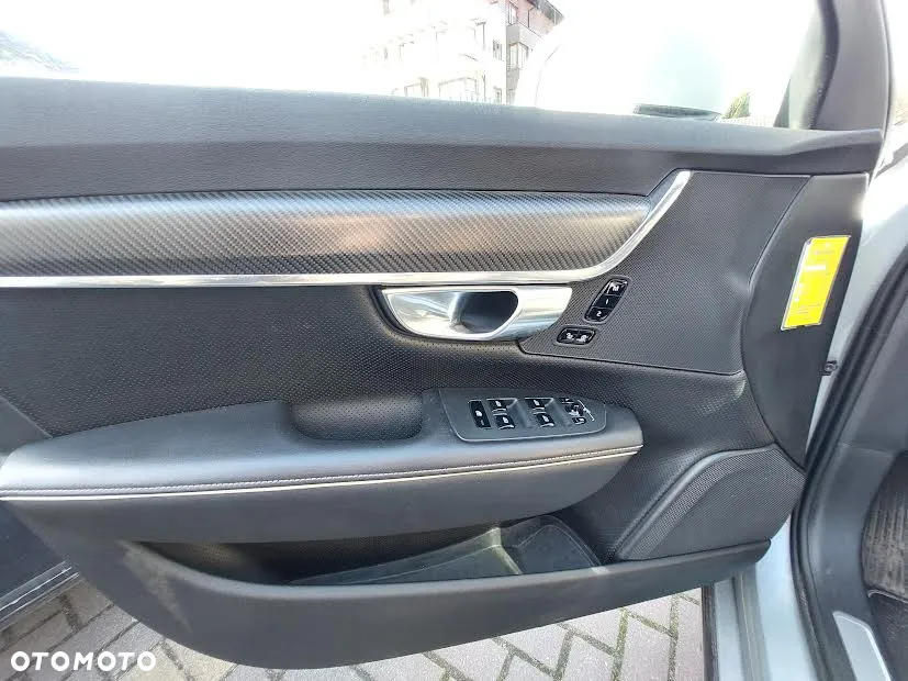 Volvo V90 D4 R-Design - 17
